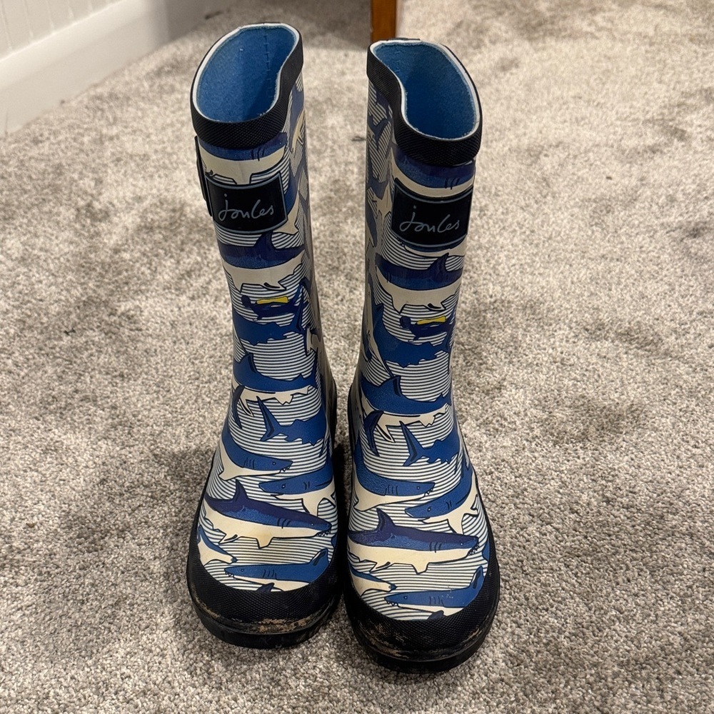 Joules Shark Print Rain Boots Boys Size 4 Blue Waterproof Buckle Wellies - Picture 2 of 3